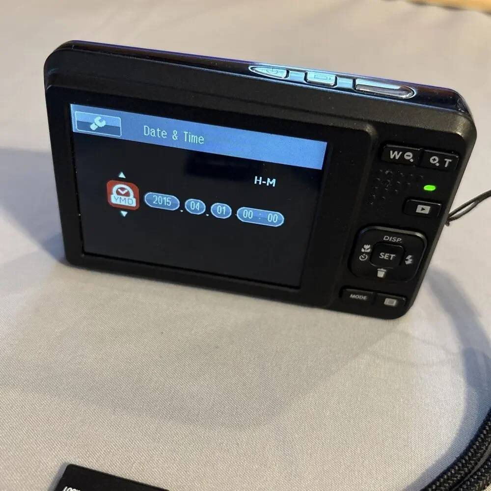 Kodak PIXPRO FZ53 5X Digital Camera 16.0MP W/ Battery, Charger, & Memory Card